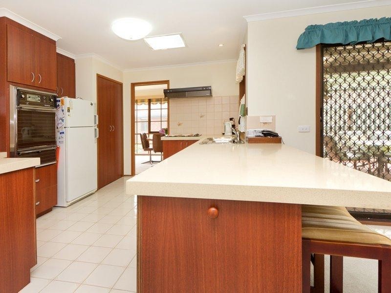 3 Crest Drive, Rosebud VIC 3939