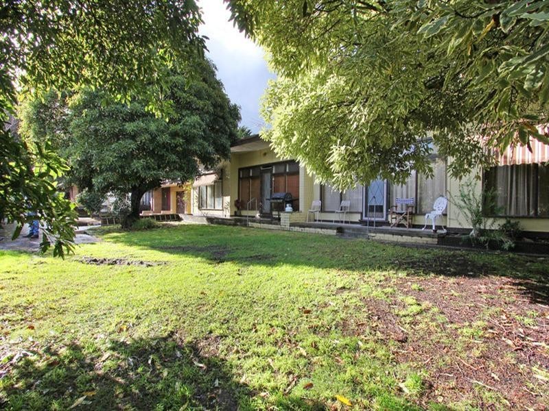 4 The Avenue, Mccrae VIC 3938