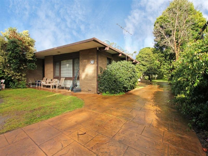 4 The Avenue, Mccrae VIC 3938