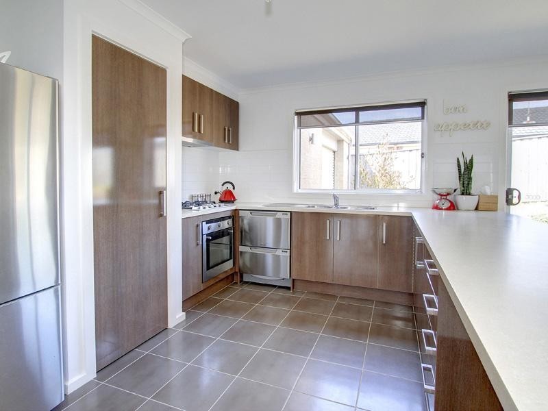 24 Peninsula Sands Boulevard, Rosebud VIC 3939