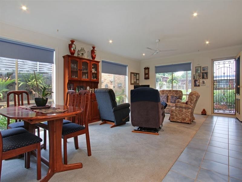 182 Seventh Avenue, Rosebud VIC 3939
