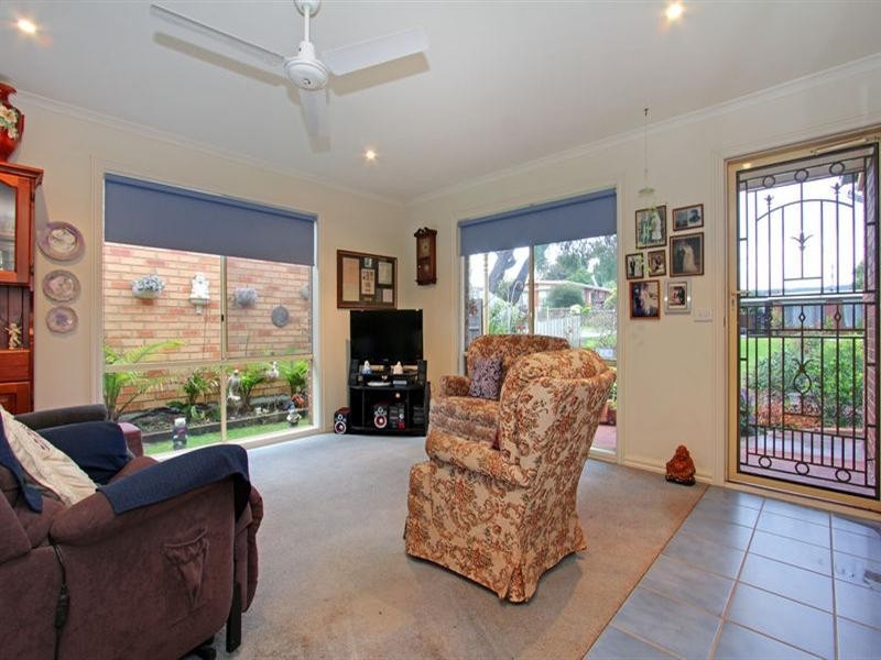 182 Seventh Avenue, Rosebud VIC 3939