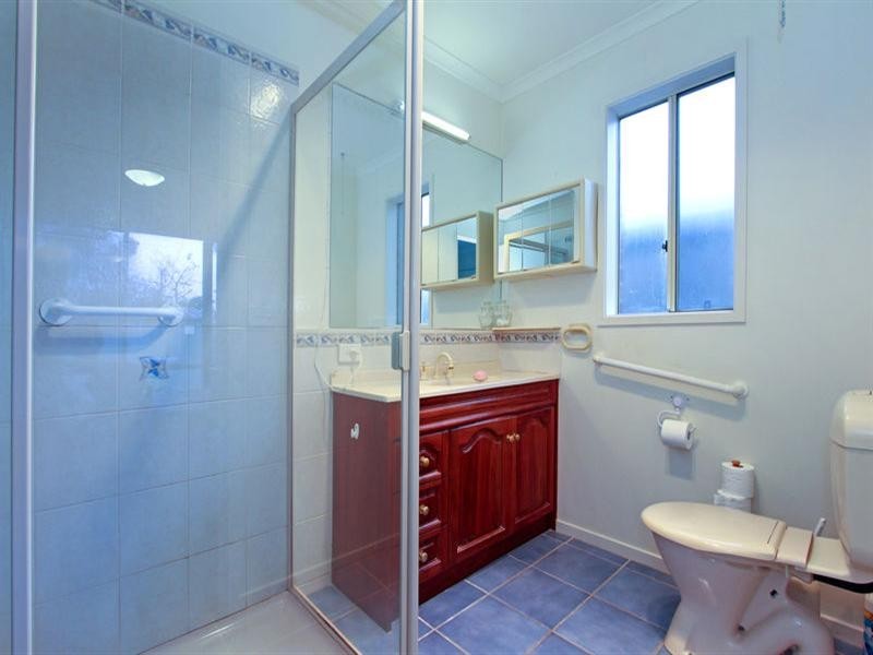 182 Seventh Avenue, Rosebud VIC 3939