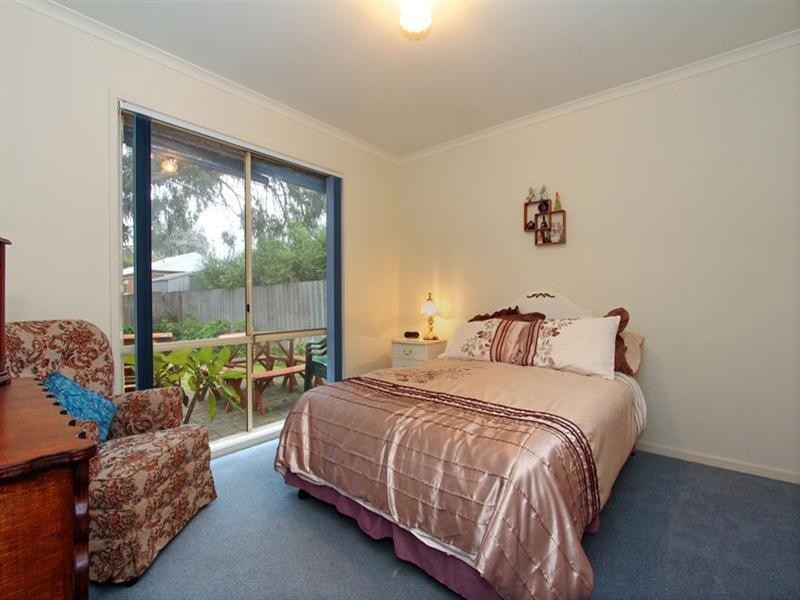 182 Seventh Avenue, Rosebud VIC 3939