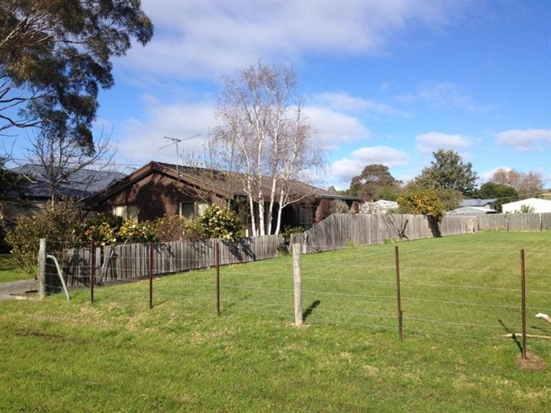 6 Foothills Avenue, Mccrae VIC 3938