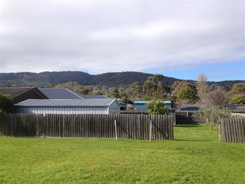 6 Foothills Avenue, Mccrae VIC 3938