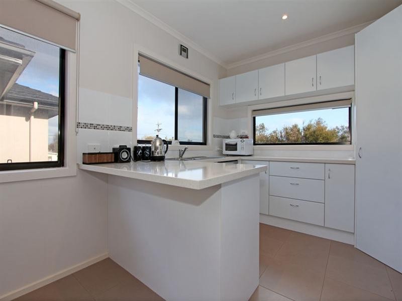 3/28 Broadway, Rosebud VIC 3939