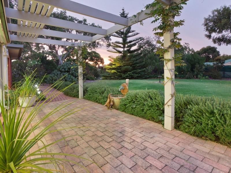 71 Lockhart Drive, Rosebud VIC 3939