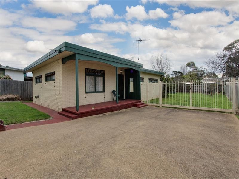 10 Mawarra Avenue, Rosebud West VIC 3940