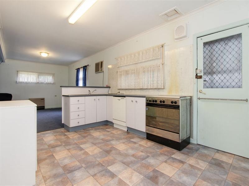 10 Mawarra Avenue, Rosebud West VIC 3940