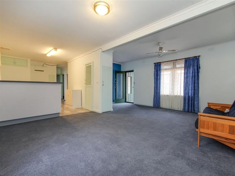 10 Mawarra Avenue, Rosebud West VIC 3940