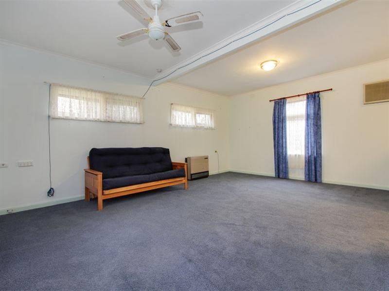 10 Mawarra Avenue, Rosebud West VIC 3940