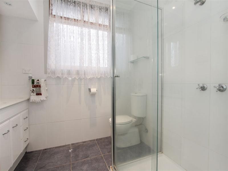 10 Mawarra Avenue, Rosebud West VIC 3940