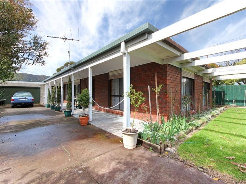 33 Lyon Street, Rosebud VIC 3939