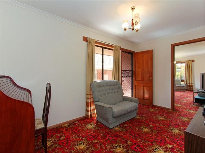 104 Ninth Avenue, Rosebud VIC 3939