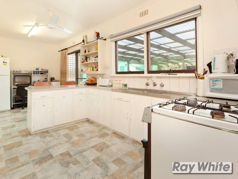 5 Warraburra Avenue, Rosebud VIC 3939