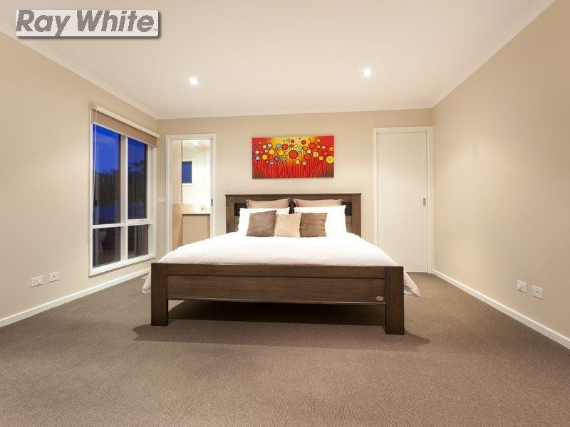 31 Peninsula Sands Boulevard, Rosebud VIC 3939