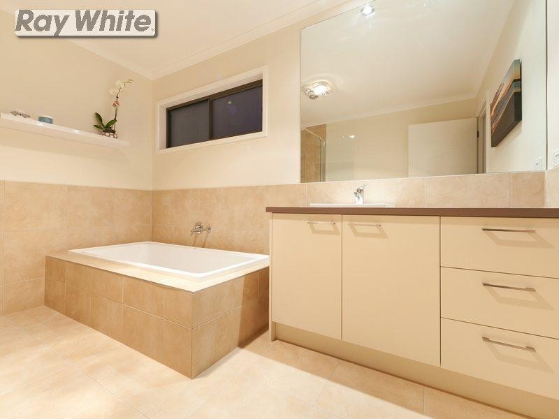 31 Peninsula Sands Boulevard, Rosebud VIC 3939