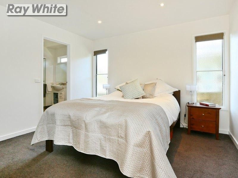 74 Sixth Avenue, Rosebud VIC 3939