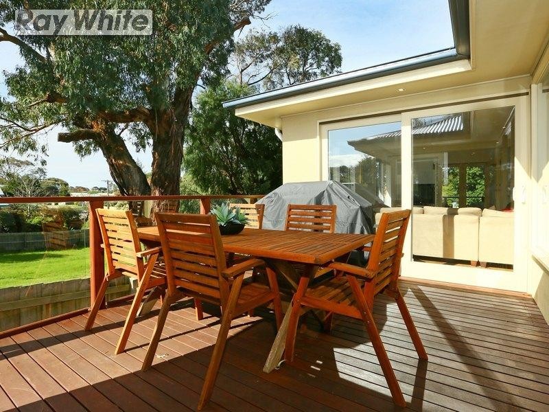 74 Sixth Avenue, Rosebud VIC 3939