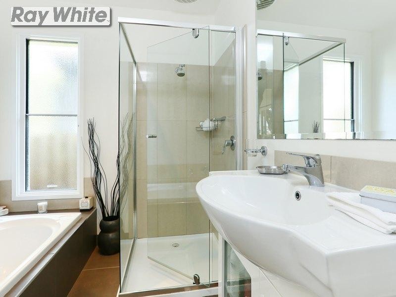 74 Sixth Avenue, Rosebud VIC 3939