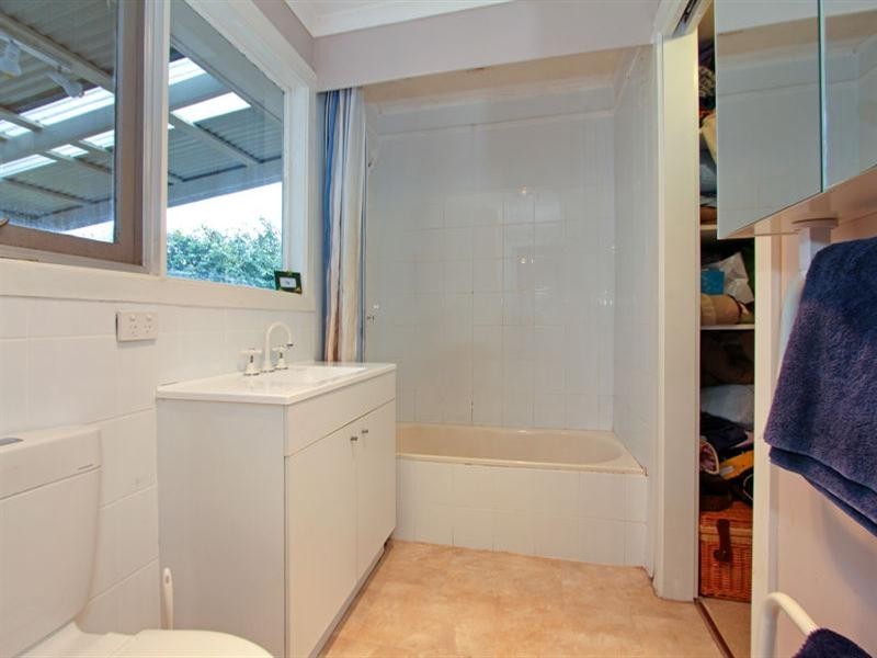 18 Highfield Road, Mccrae VIC 3938