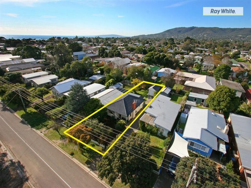 77 Sixth Avenue, Rosebud VIC 3939