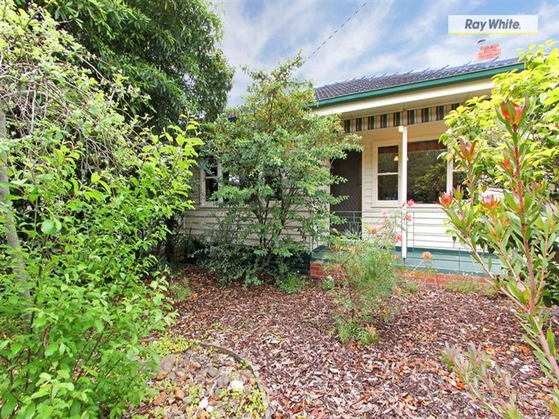 77 Sixth Avenue, Rosebud VIC 3939