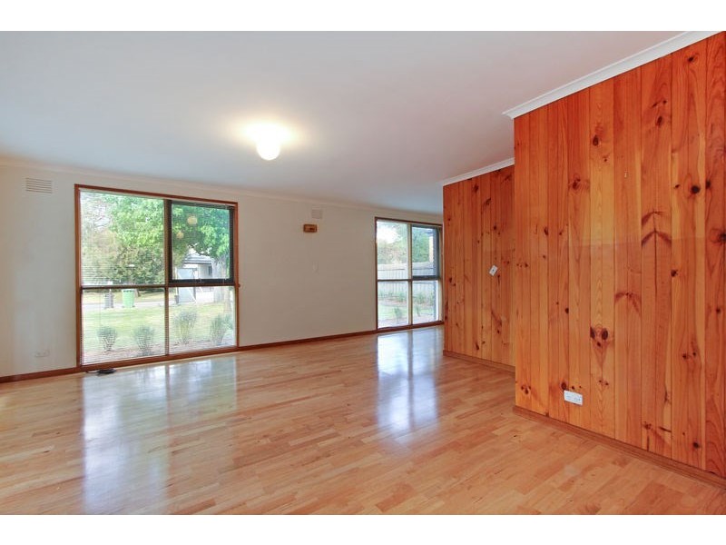 8 Foothills Avenue, Mccrae VIC 3938