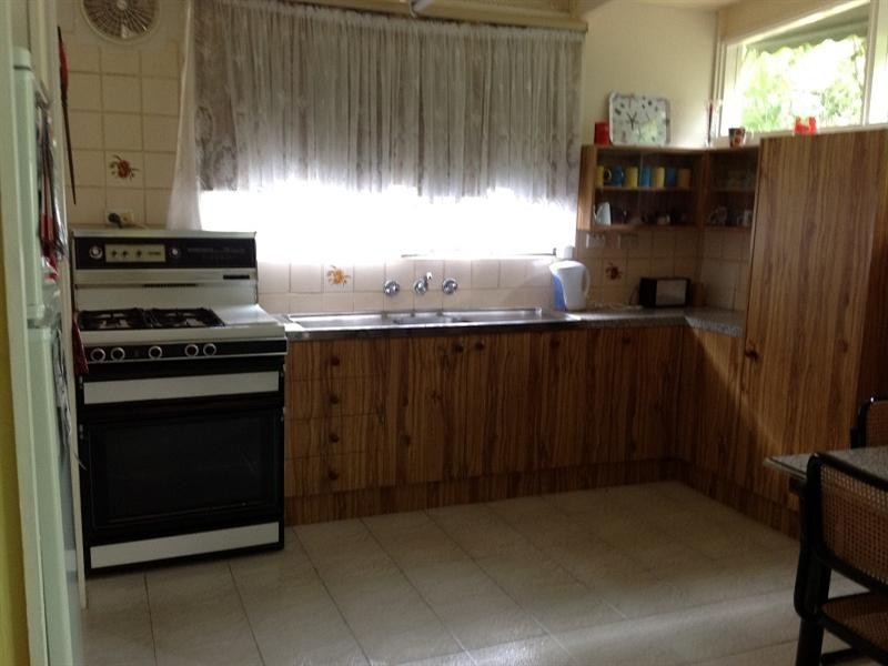 92 Fourth Avenue, Rosebud VIC 3939