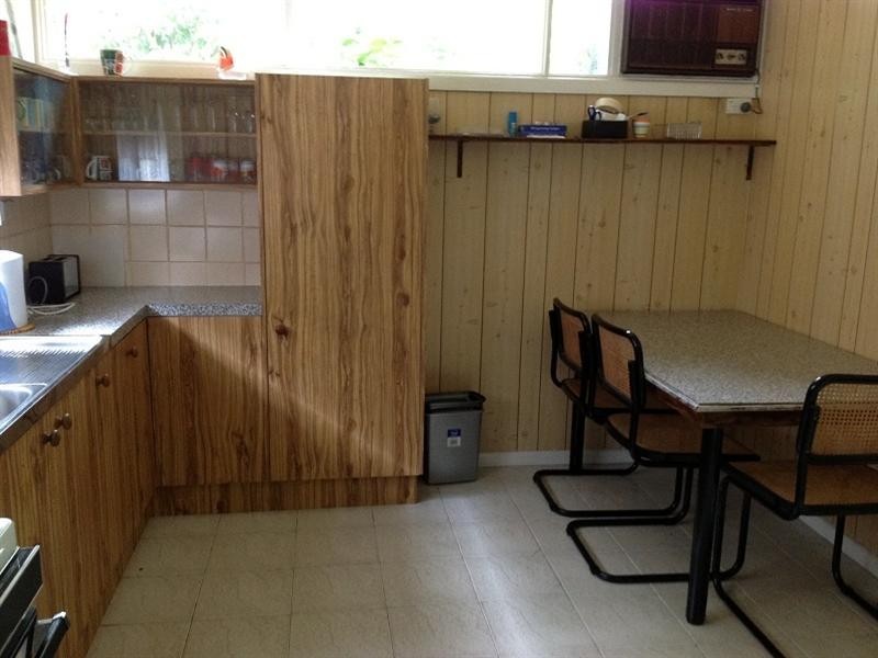 92 Fourth Avenue, Rosebud VIC 3939