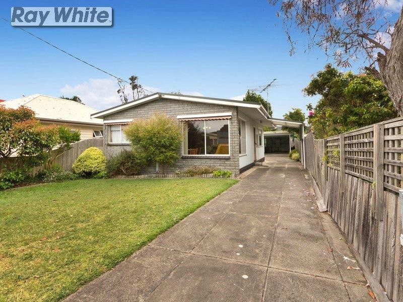 93 Eighth Avenue, Rosebud VIC 3939