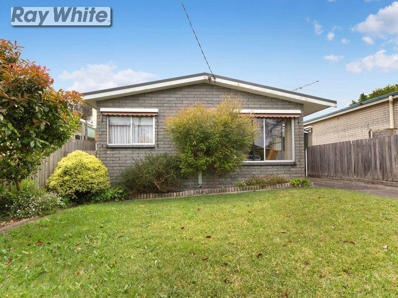93 Eighth Avenue, Rosebud VIC 3939