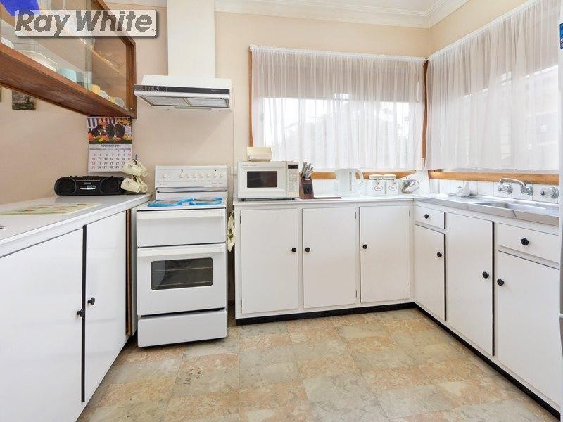 93 Eighth Avenue, Rosebud VIC 3939