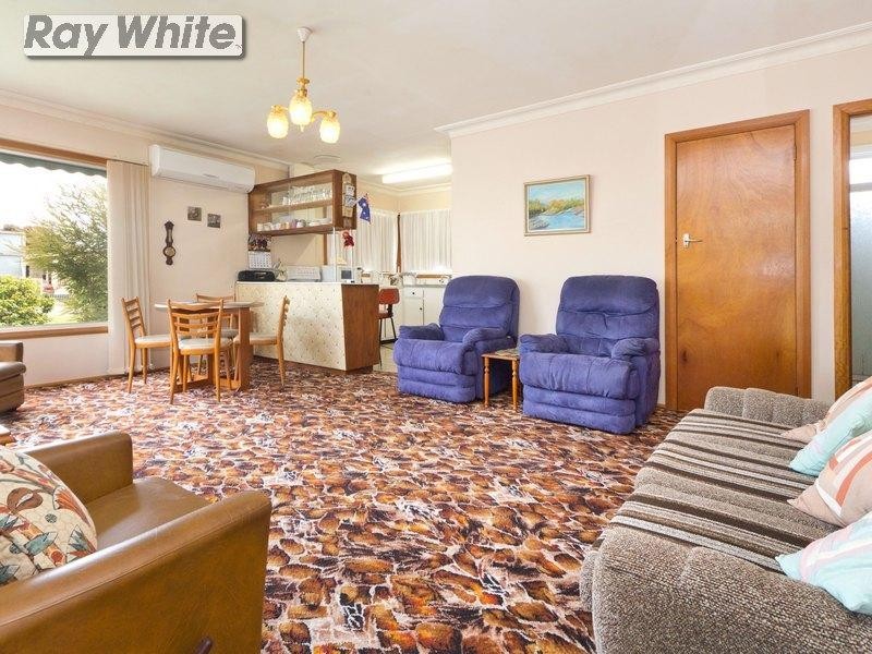 93 Eighth Avenue, Rosebud VIC 3939