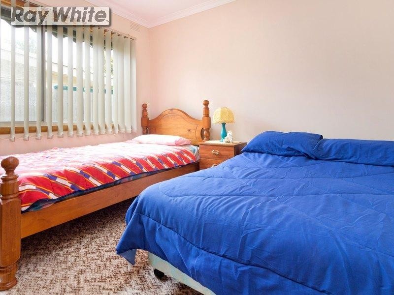 93 Eighth Avenue, Rosebud VIC 3939