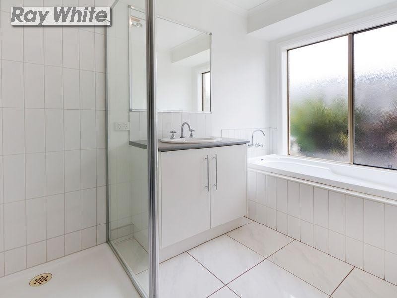 4 Greenhill Road, Rosebud VIC 3939