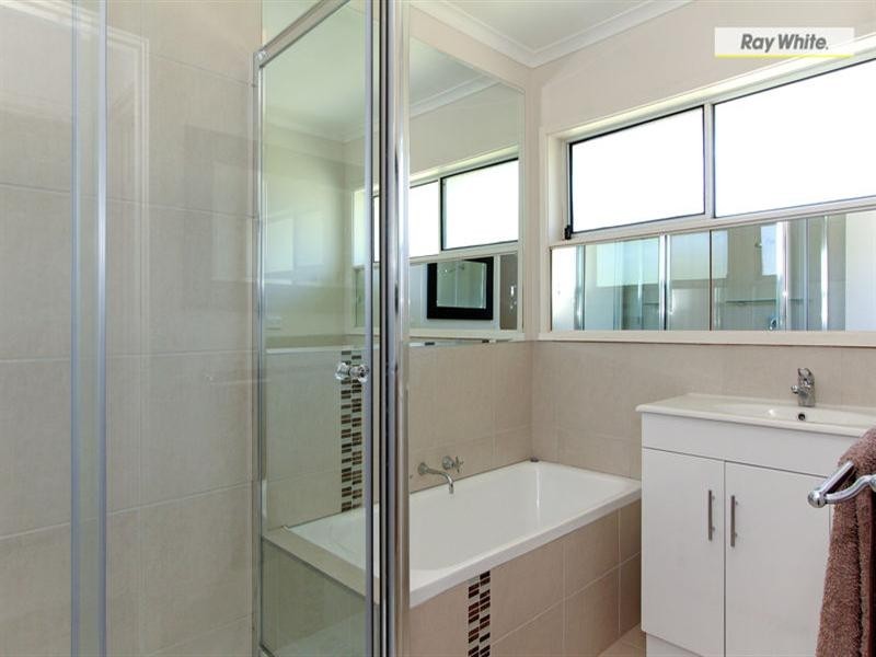 33 Leisure Way South, Rosebud VIC 3939