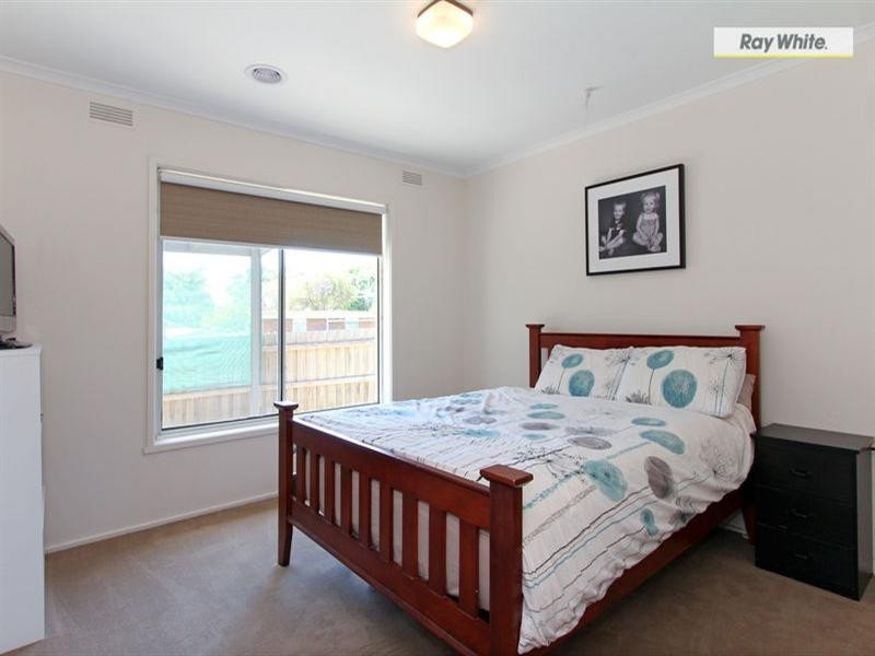 33 Leisure Way South, Rosebud VIC 3939