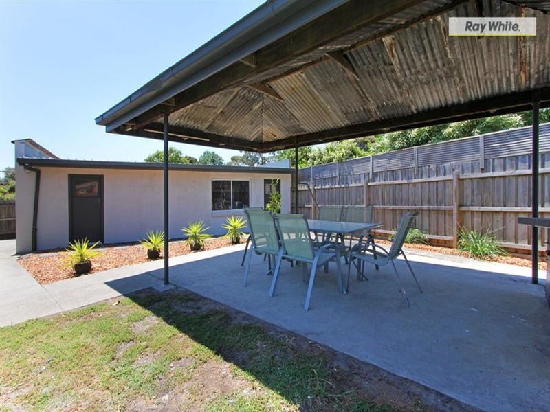 33 Leisure Way South, Rosebud VIC 3939