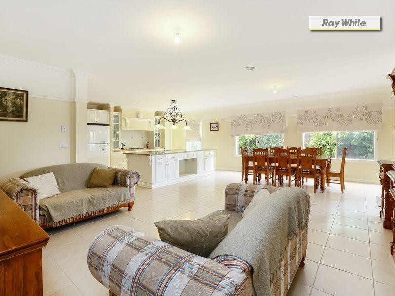 24 Mariner Place, Safety Beach VIC 3936