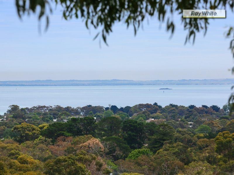 4 Crest Drive, Rosebud VIC 3939