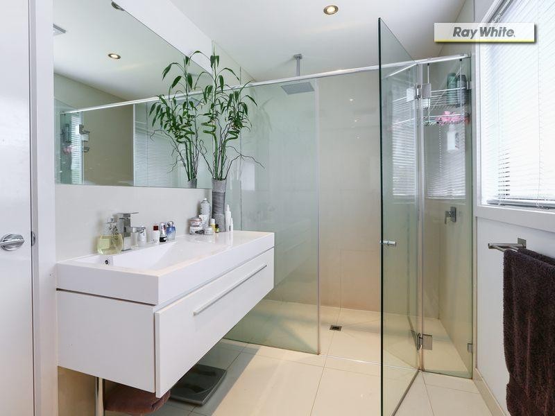 4 Crest Drive, Rosebud VIC 3939