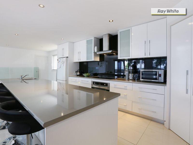 4 Crest Drive, Rosebud VIC 3939