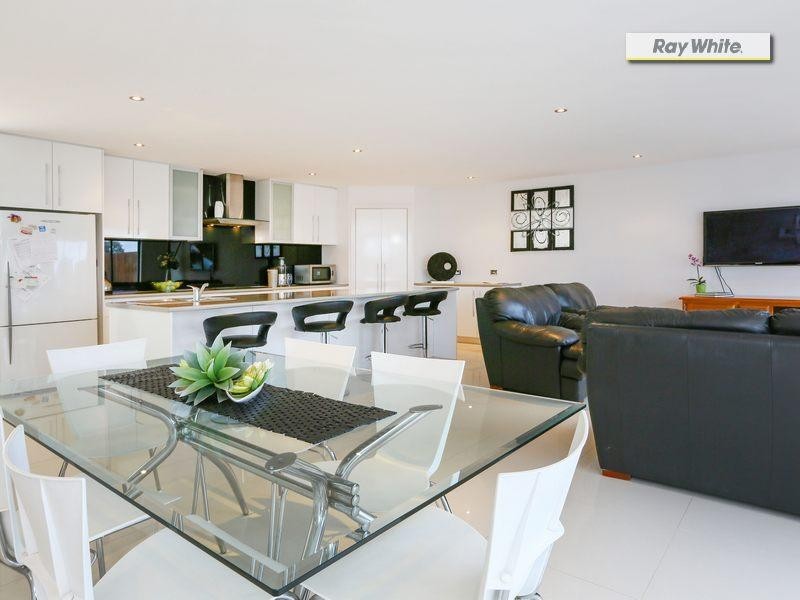 4 Crest Drive, Rosebud VIC 3939