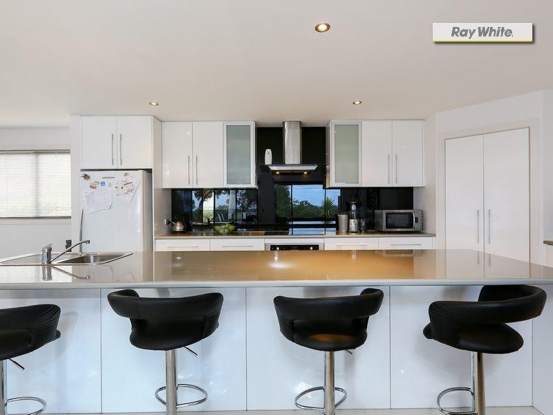 4 Crest Drive, Rosebud VIC 3939