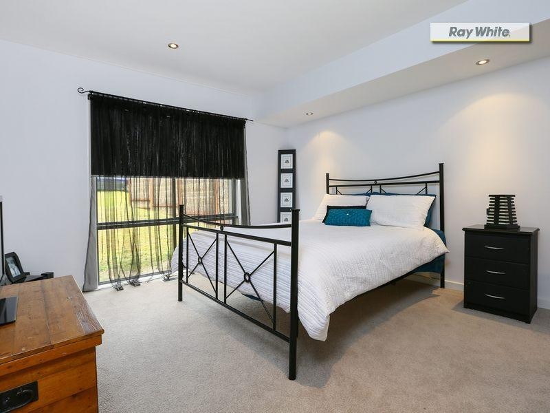 4 Crest Drive, Rosebud VIC 3939