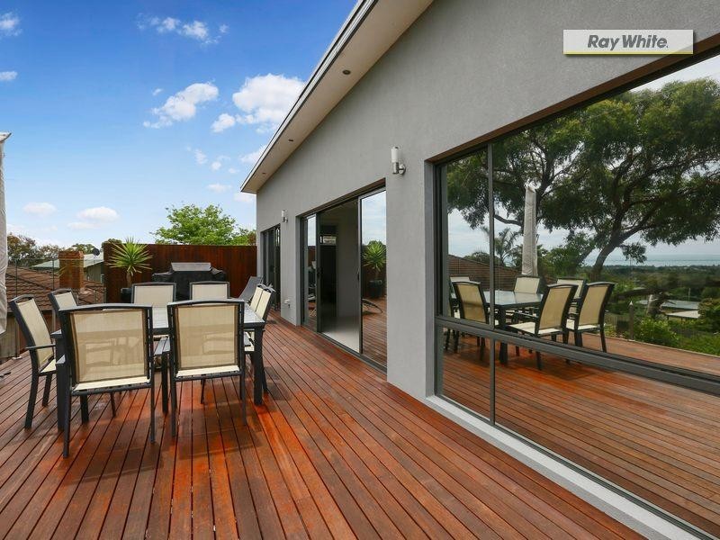 4 Crest Drive, Rosebud VIC 3939