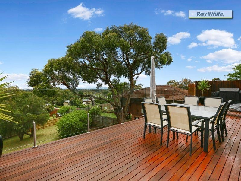 4 Crest Drive, Rosebud VIC 3939