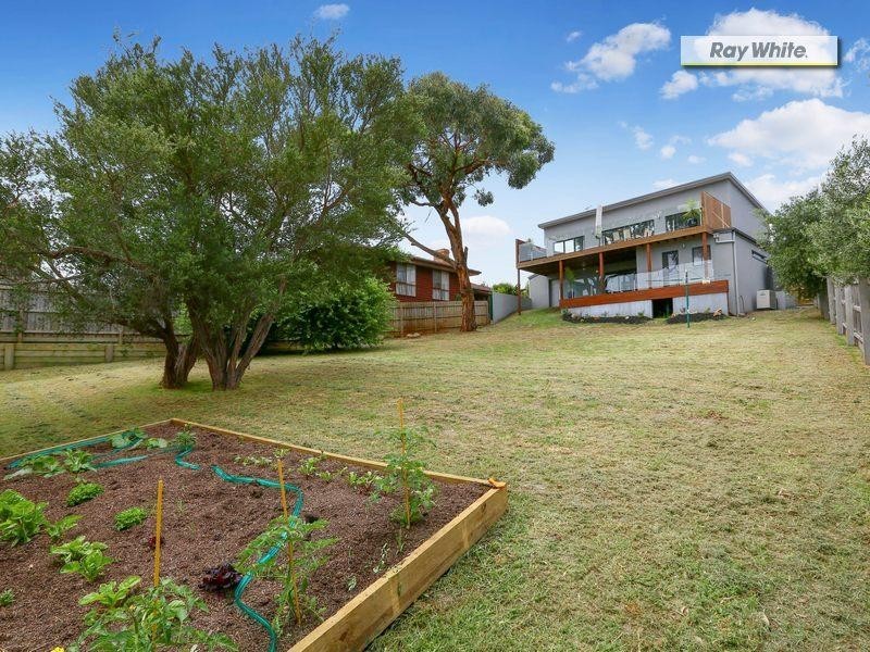 4 Crest Drive, Rosebud VIC 3939